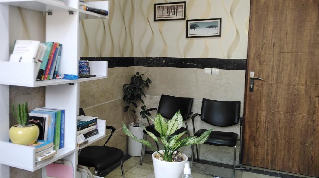 دکتر ندا تیموری