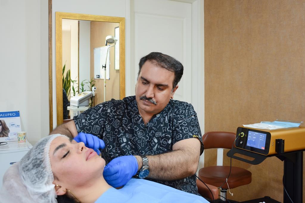 دکتر سید امیر مولایی فر