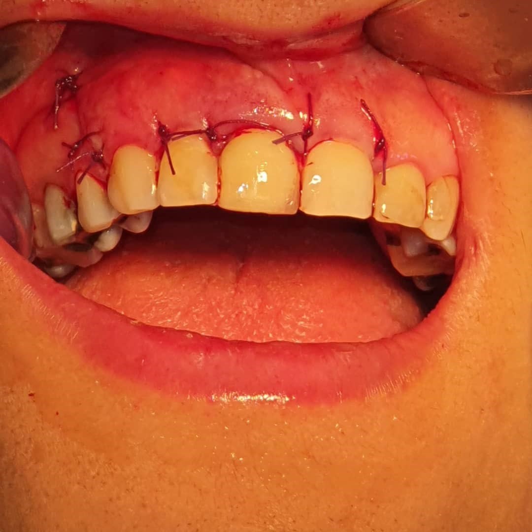 دکتر میترا وثوقی 