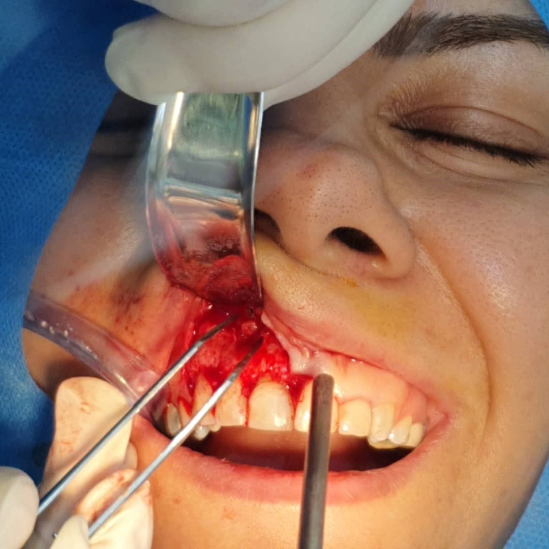 دکتر میترا وثوقی