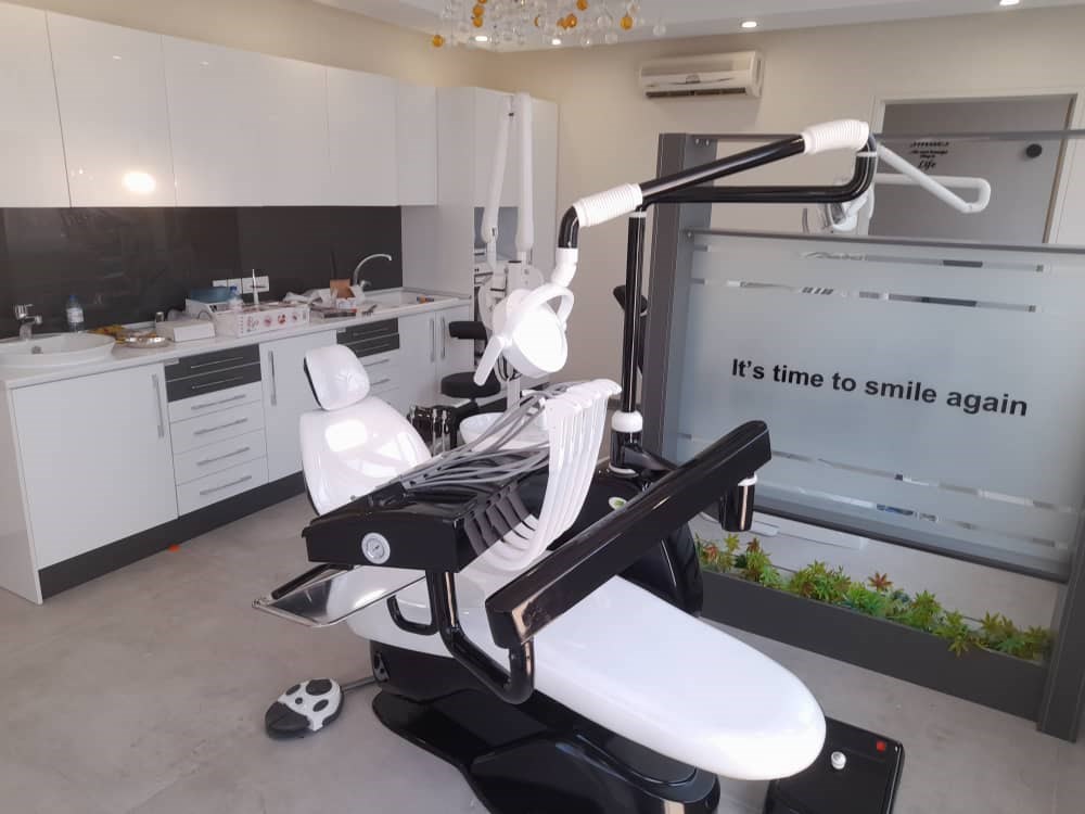 دکتر حمیدرضا ملت 