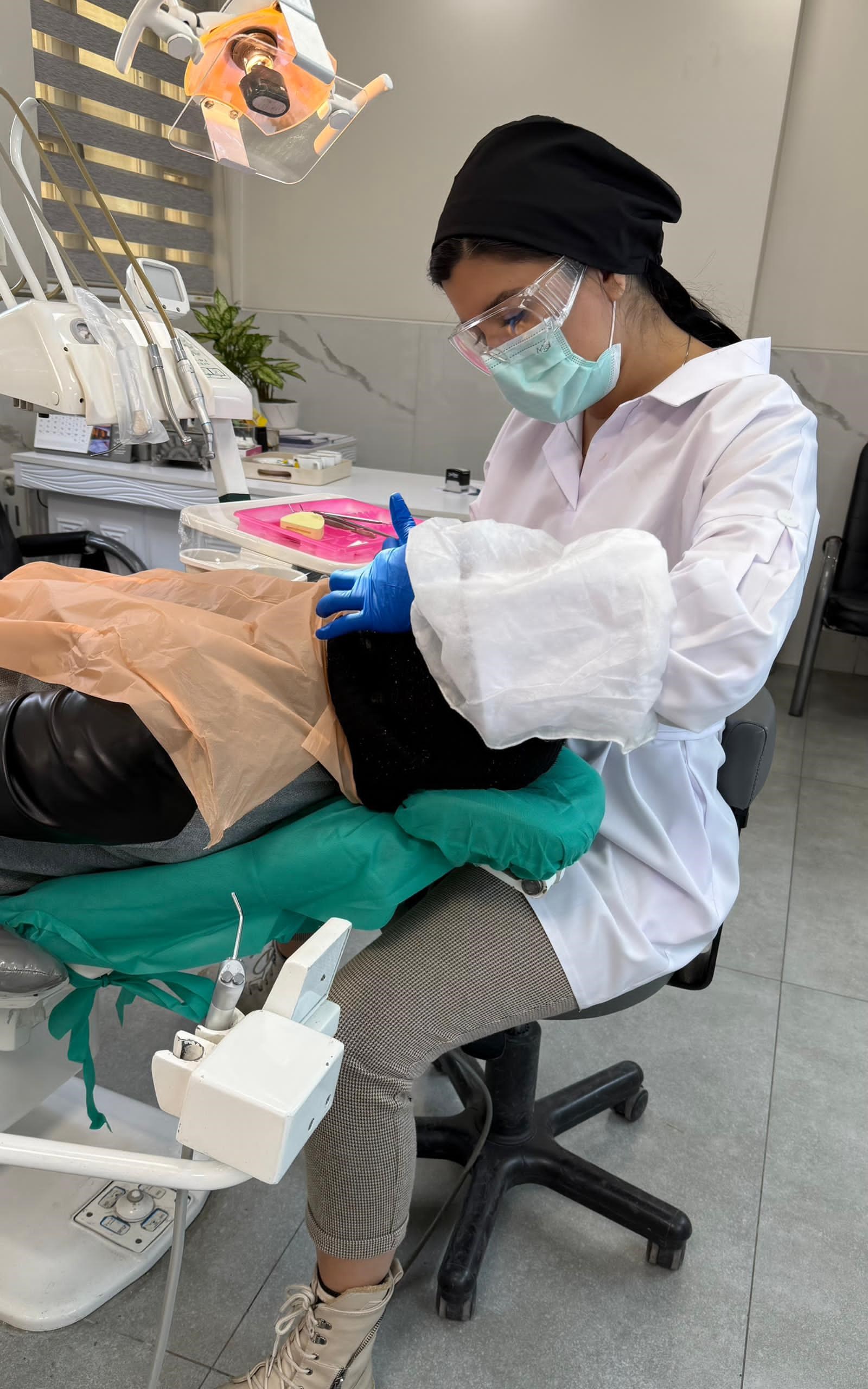 دکتر نسیم چرخند 