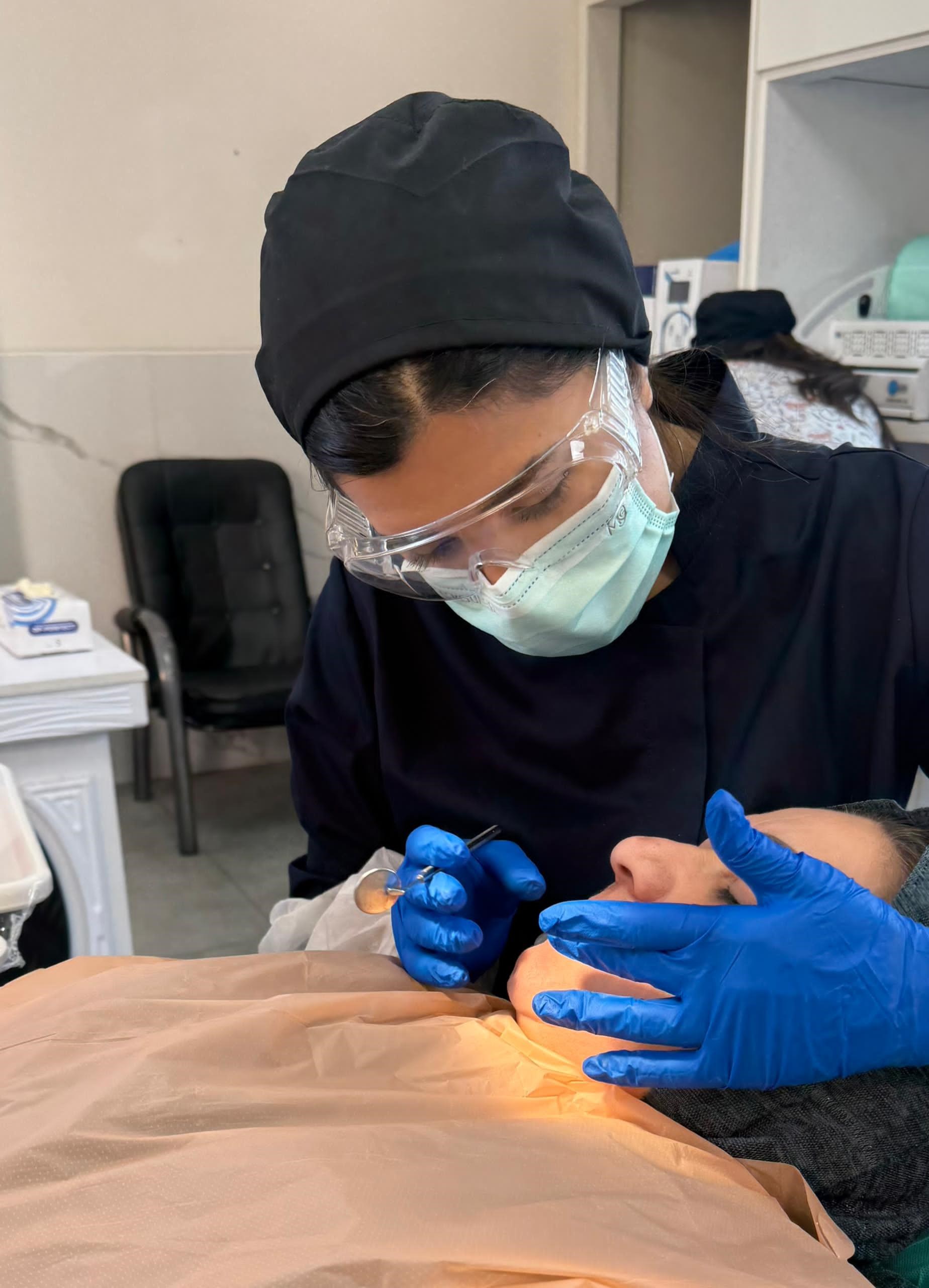 دکتر نسیم چرخند 