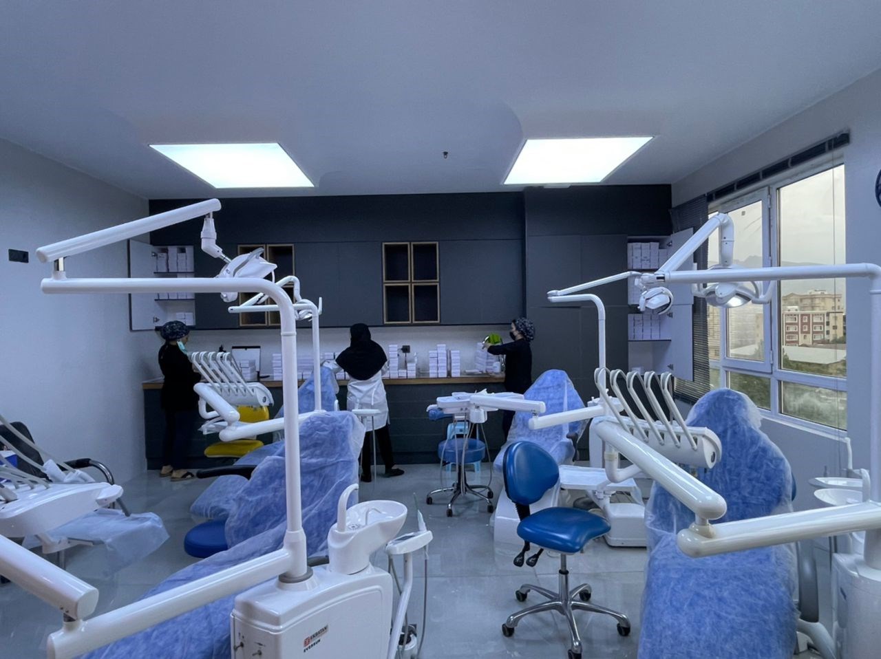 دکتر آذین رشتیانی 