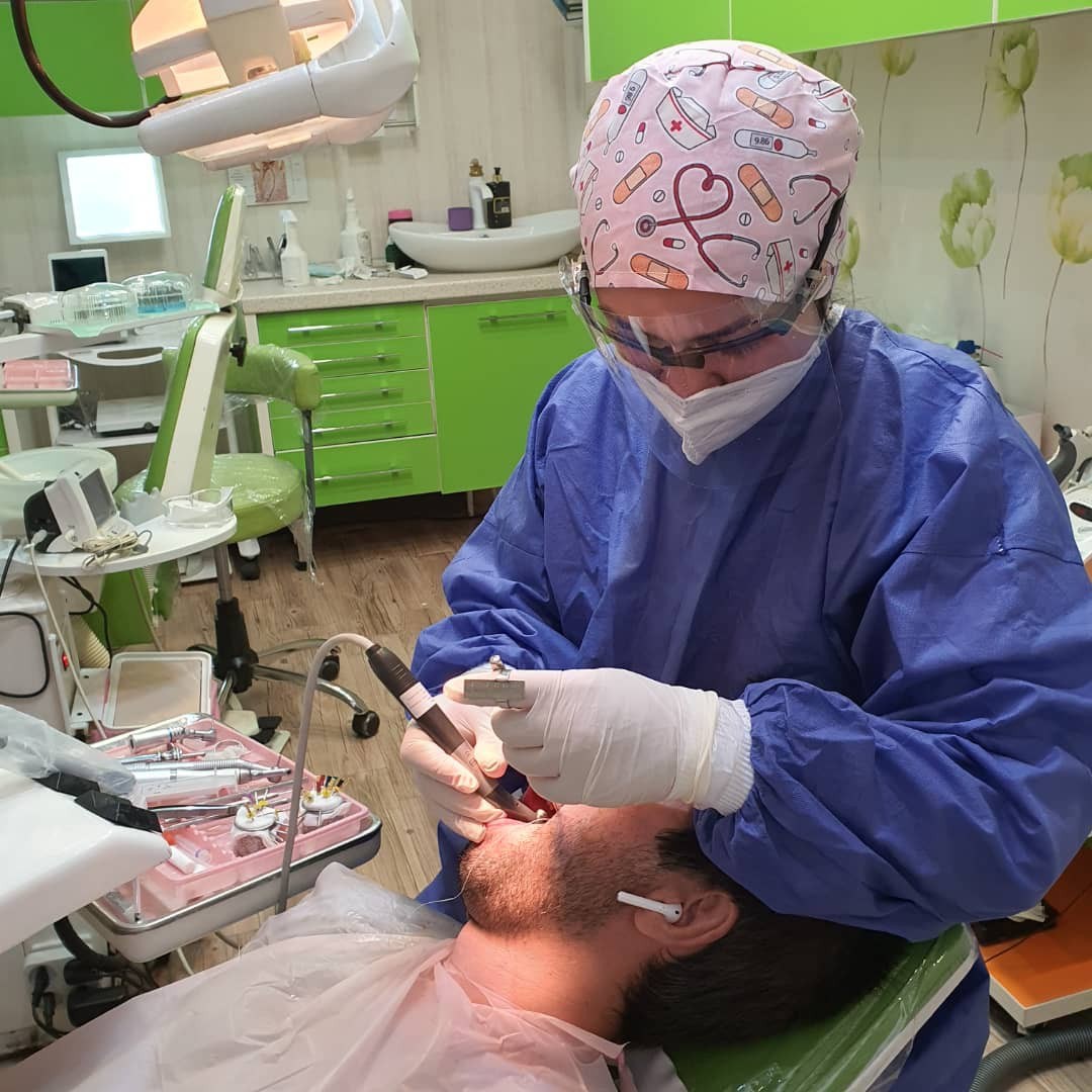 دکتر میترا وثوقی 